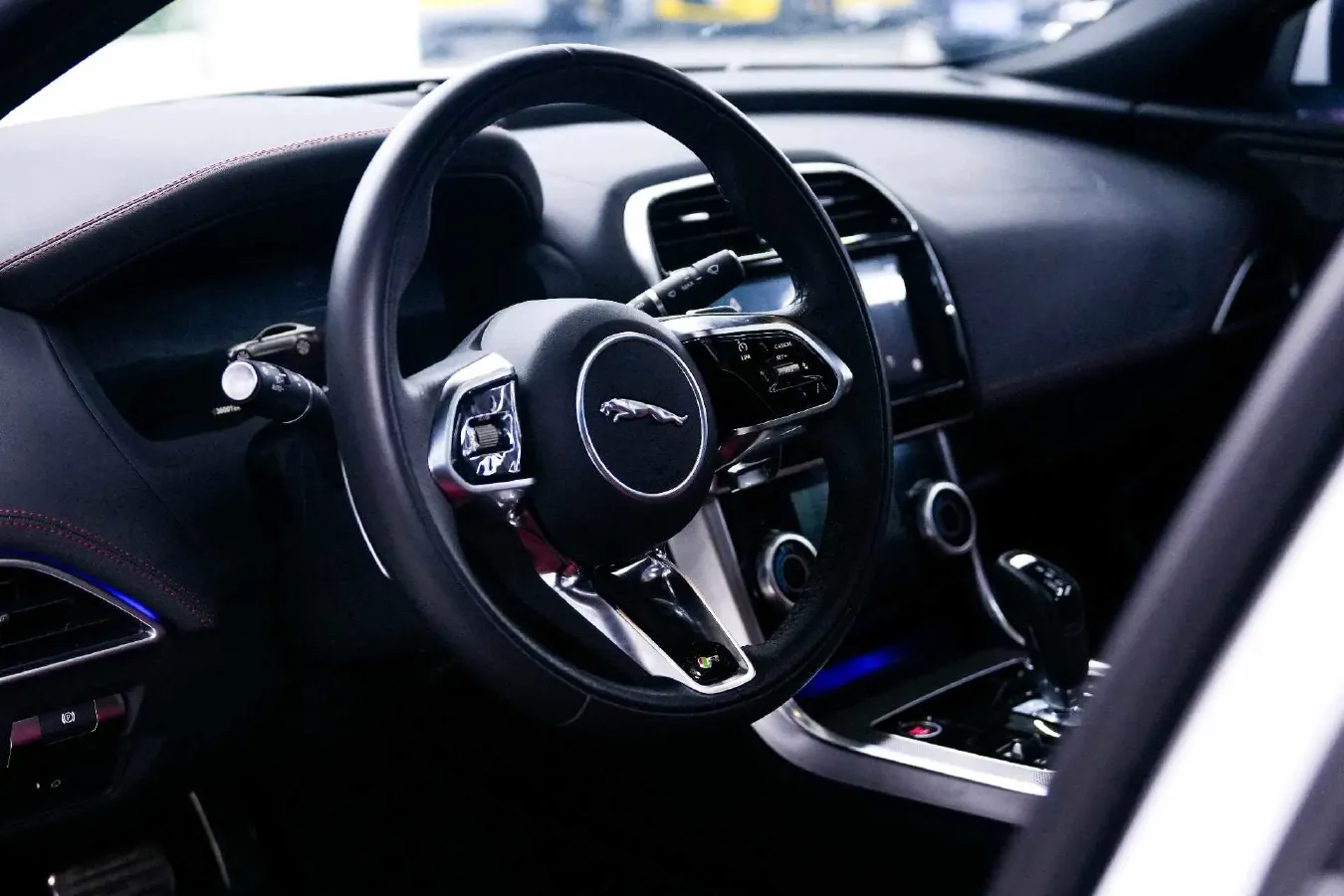 2021 Jaguar XEL 2.0T 250HP L4 8AT,autocango,china used car exporter,china ev exporter,chinese used car exporter,chinese used ev exporter