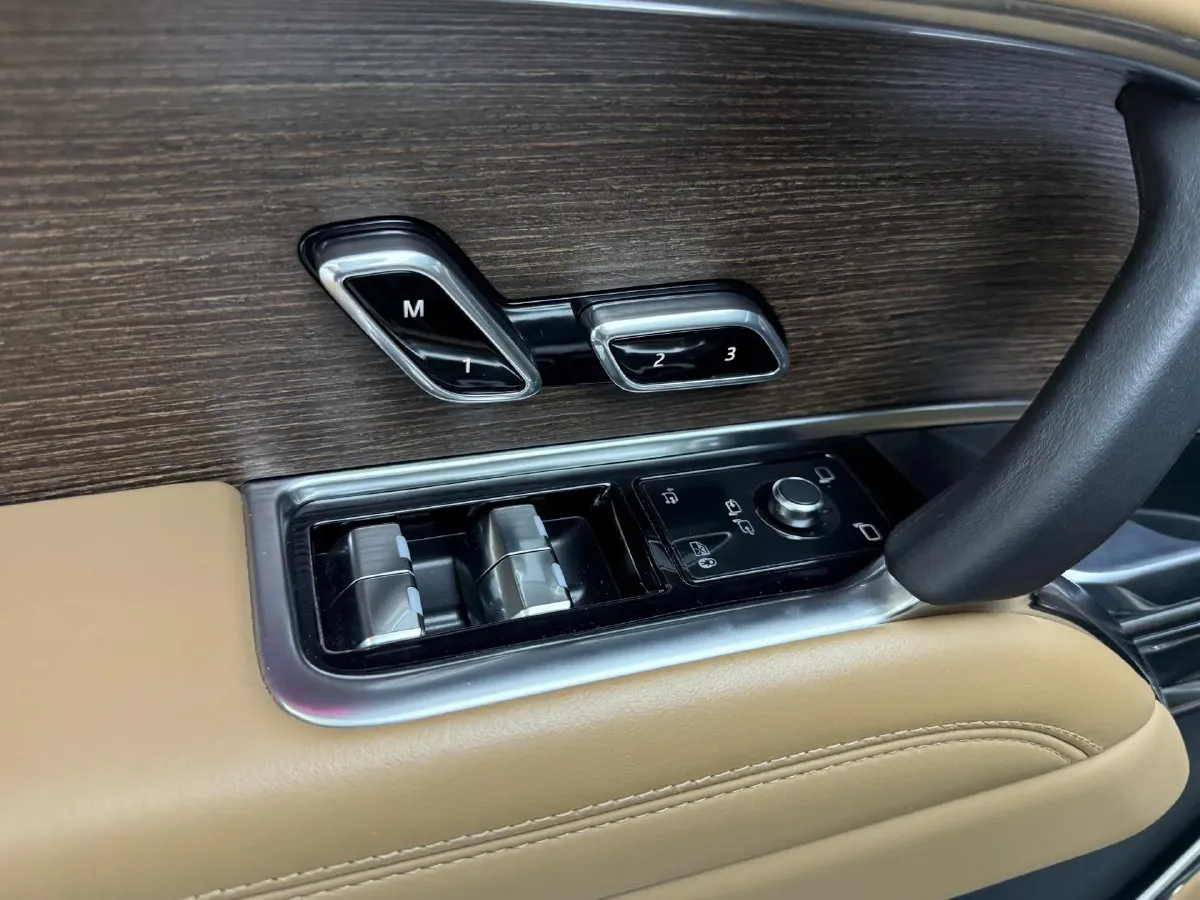 2025 Land Rover Range Rover 3.0T 400HP L6 8AT,autocango,china used car exporter,china ev exporter,chinese used car exporter,chinese used ev exporter