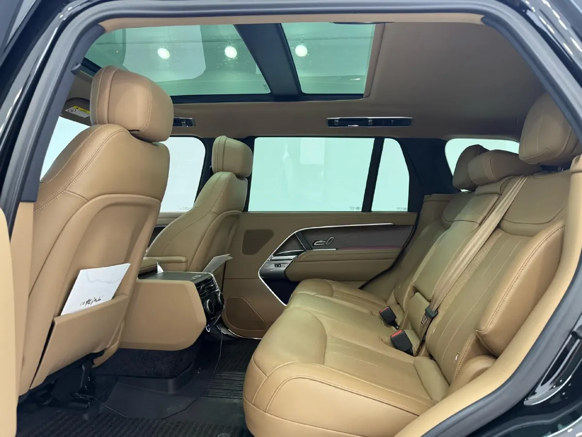 2025 Land Rover Range Rover 3.0T 400HP L6 8AT,autocango,china used car exporter,china ev exporter,chinese used car exporter,chinese used ev exporter