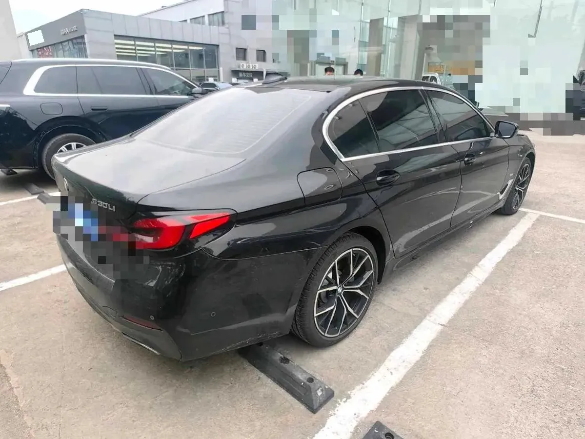 2021 BMW 5 Series 2.0T 252HP L4 8AT,autocango,china used car exporter,china ev exporter,chinese used car exporter,chinese used ev exporter