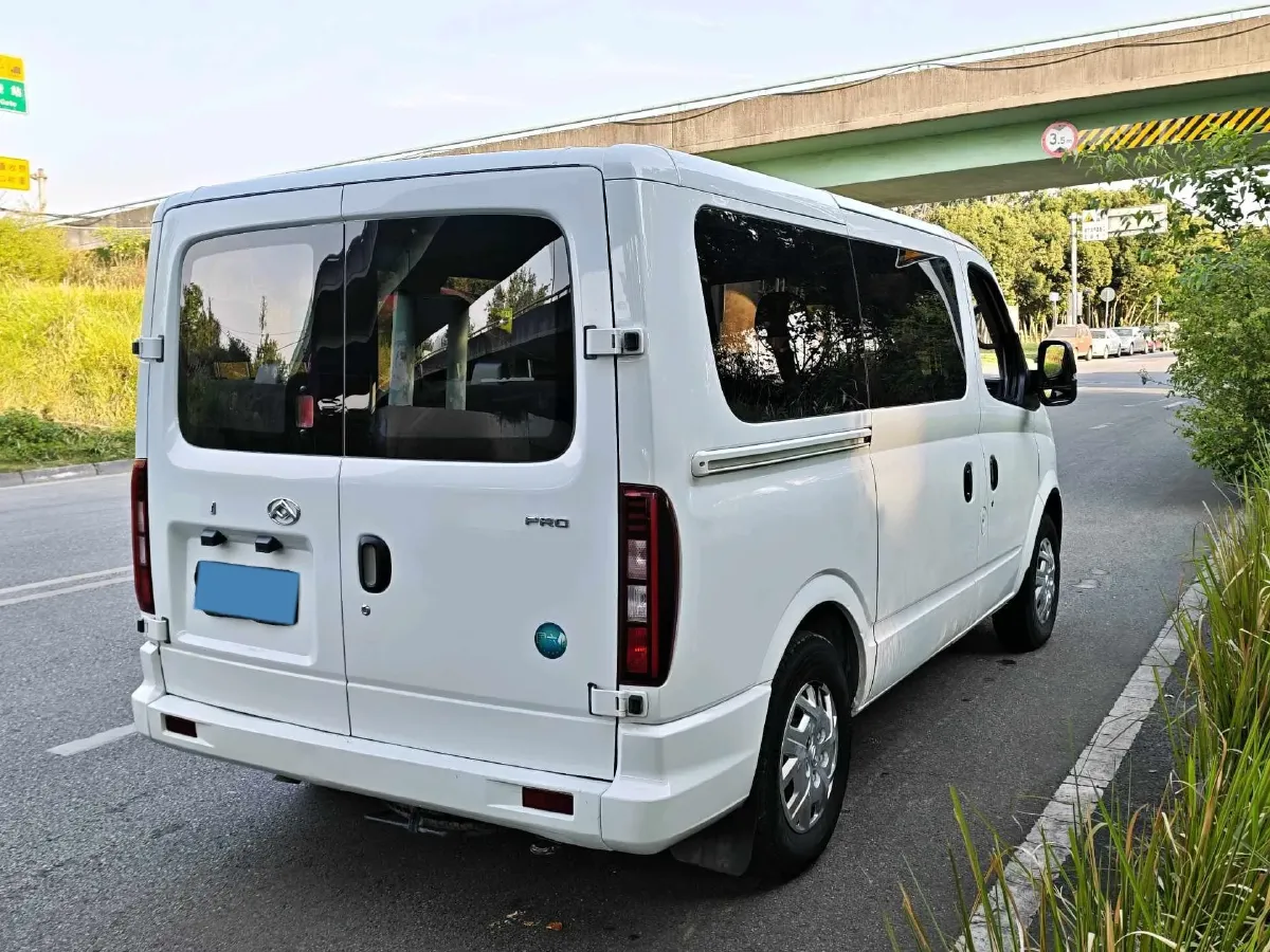 2015 MAXUS XinTu V80 2.5T 136HP L4 5MT,autocango,china used car exporter,china ev exporter,chinese used car exporter,chinese used ev exporter