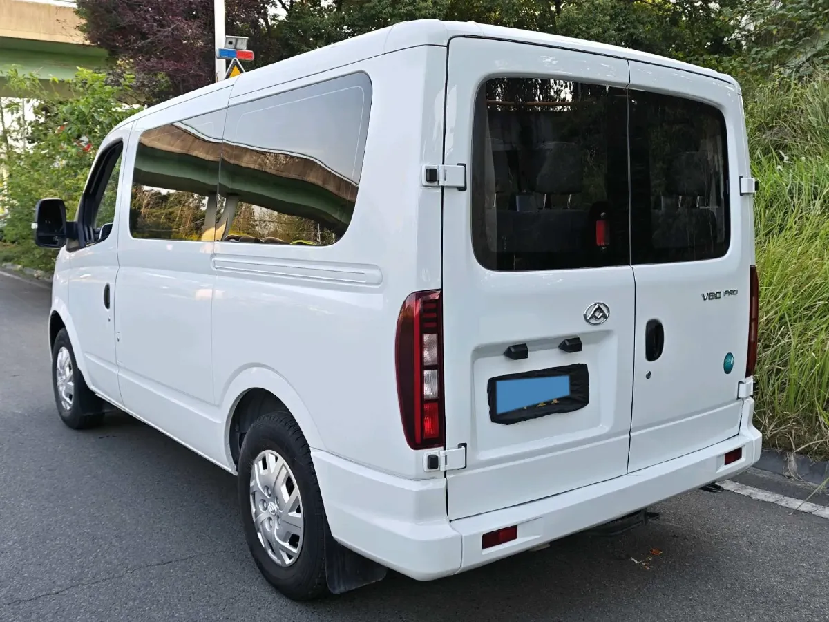 2015 MAXUS XinTu V80 2.5T 136HP L4 5MT,autocango,china used car exporter,china ev exporter,chinese used car exporter,chinese used ev exporter