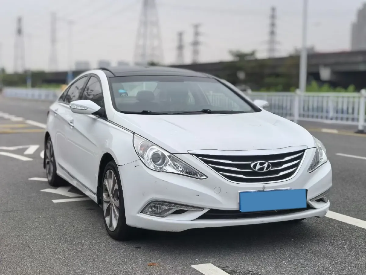 2014 Hyundai Sonata 2.4L 180HP L4 6AT,autocango,china used car exporter,china ev exporter,chinese used car exporter,chinese used ev exporter
