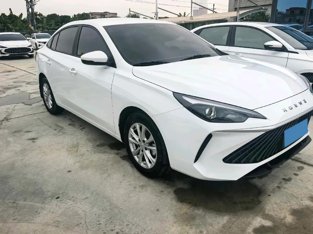 2023 Roewe i5 1.5L 129HP L4 5MT,autocango,china used car exporter,china ev exporter,chinese used car exporter,chinese used ev exporter
