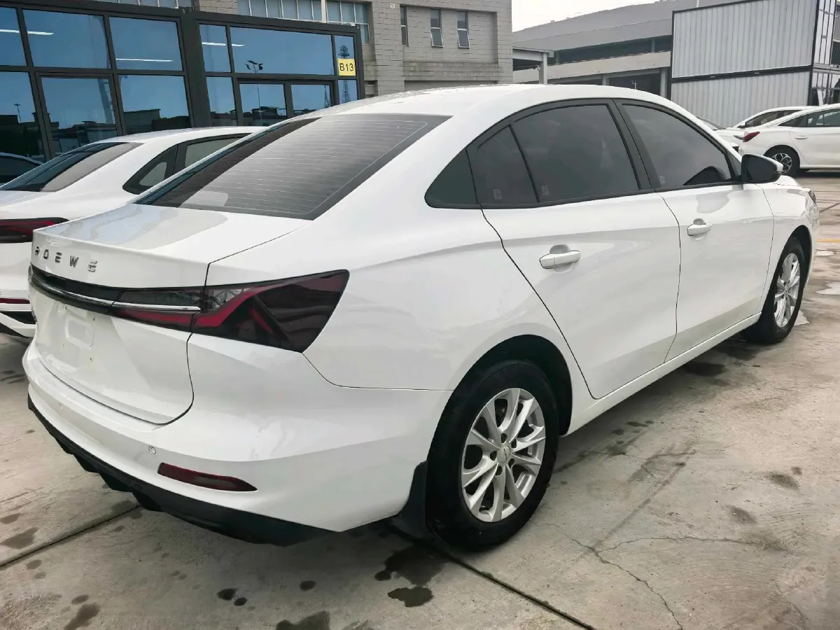 2023 Roewe i5 1.5L 129HP L4 5MT,autocango,china used car exporter,china ev exporter,chinese used car exporter,chinese used ev exporter