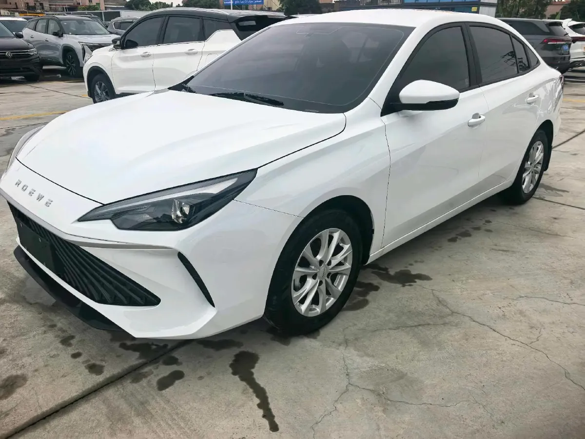 2023 Roewe i5 1.5L 129HP L4 5MT,autocango,china used car exporter,china ev exporter,chinese used car exporter,chinese used ev exporter