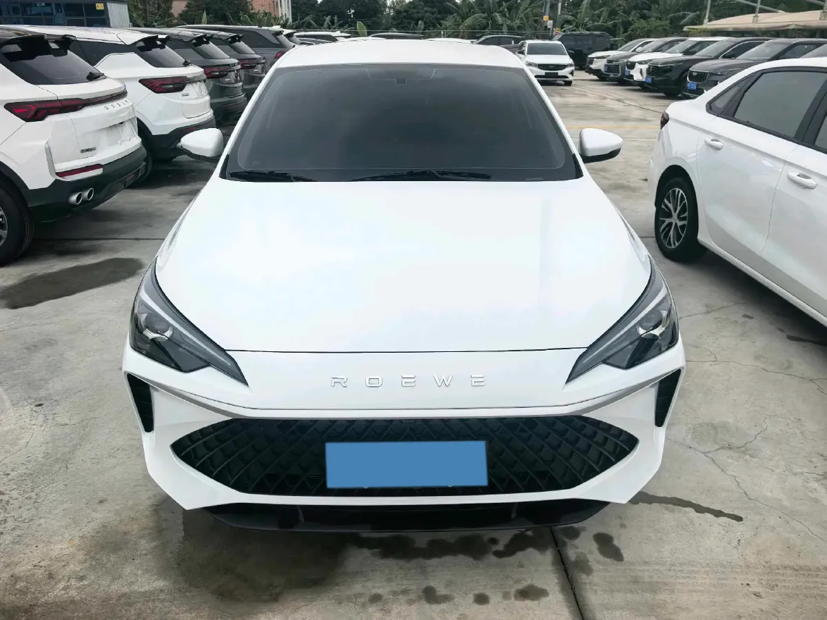 2023 Roewe i5 1.5L 129HP L4 5MT,autocango,china used car exporter,china ev exporter,chinese used car exporter,chinese used ev exporter