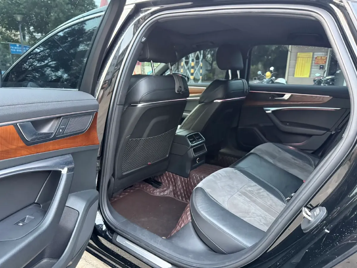 2022 Audi A6L 2.0T 190HP L4 7DCT,autocango,china used car exporter,china ev exporter,chinese used car exporter,chinese used ev exporter