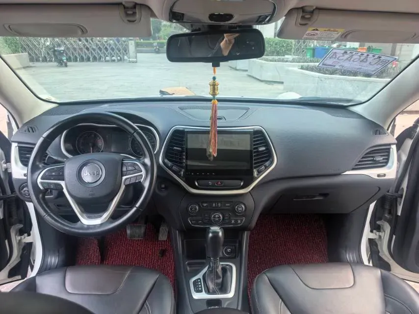 2016 Jeep Cherokee 2.4L 175HP L4 9AT,autocango,china used car exporter,china ev exporter,chinese used car exporter,chinese used ev exporter