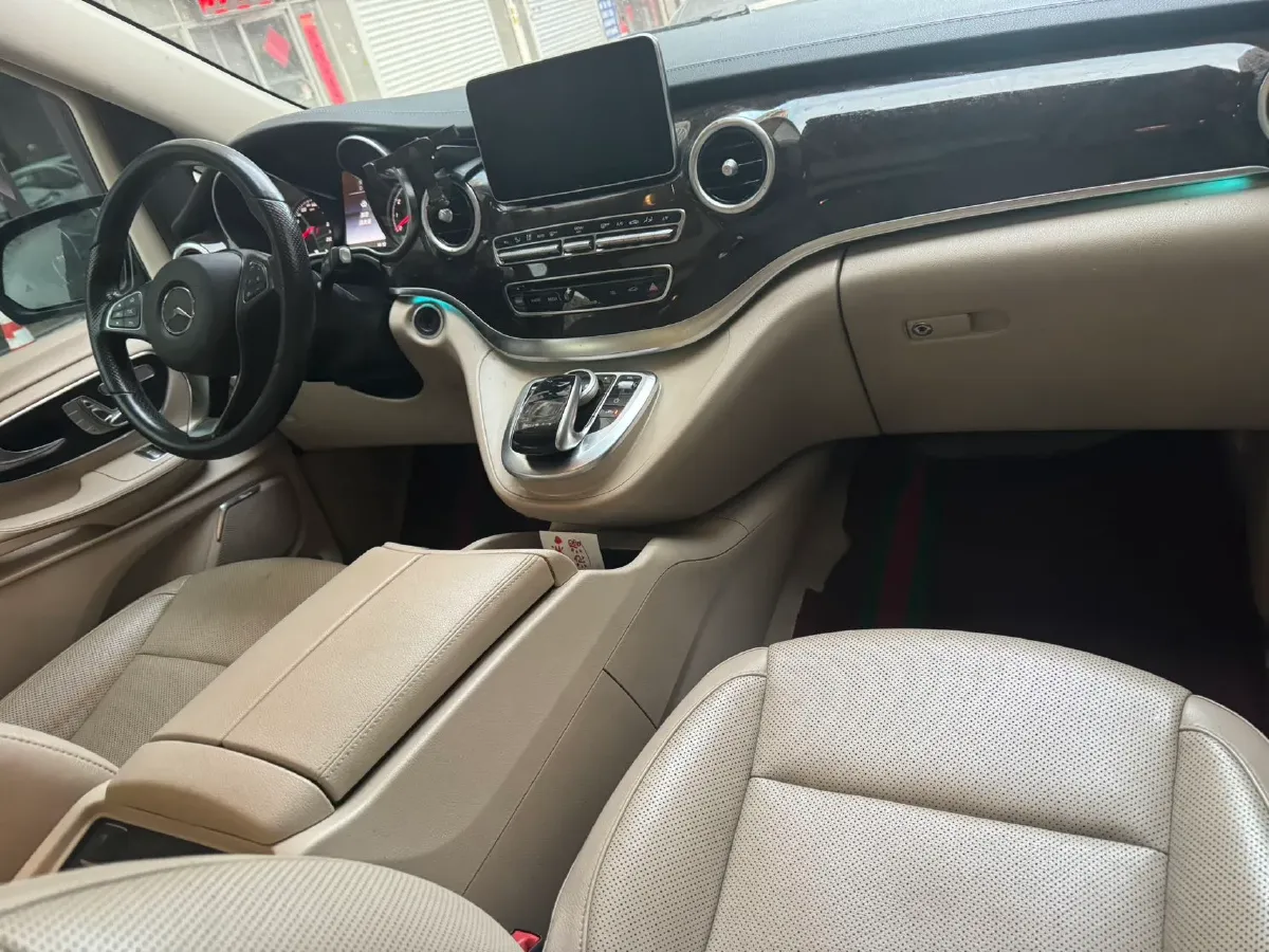 2018 Mercedes-Benz V Class 2.0T 211HP L4 7AT,autocango,china used car exporter,china ev exporter,chinese used car exporter,chinese used ev exporter