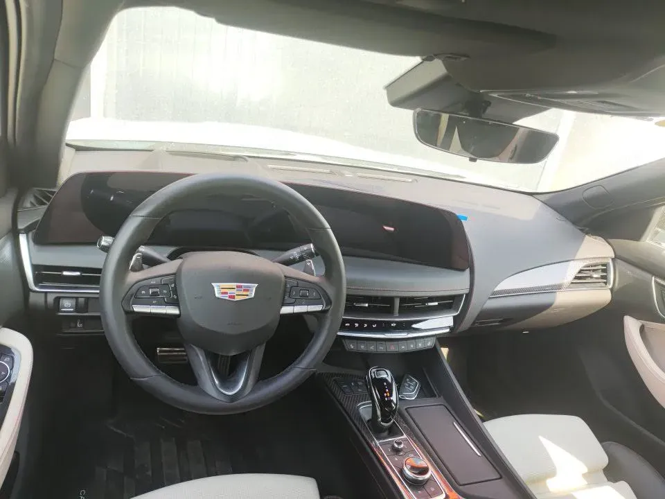 2025 Cadillac CT5 2.0T 237HP L4 10AT,autocango,china used car exporter,china ev exporter,chinese used car exporter,chinese used ev exporter