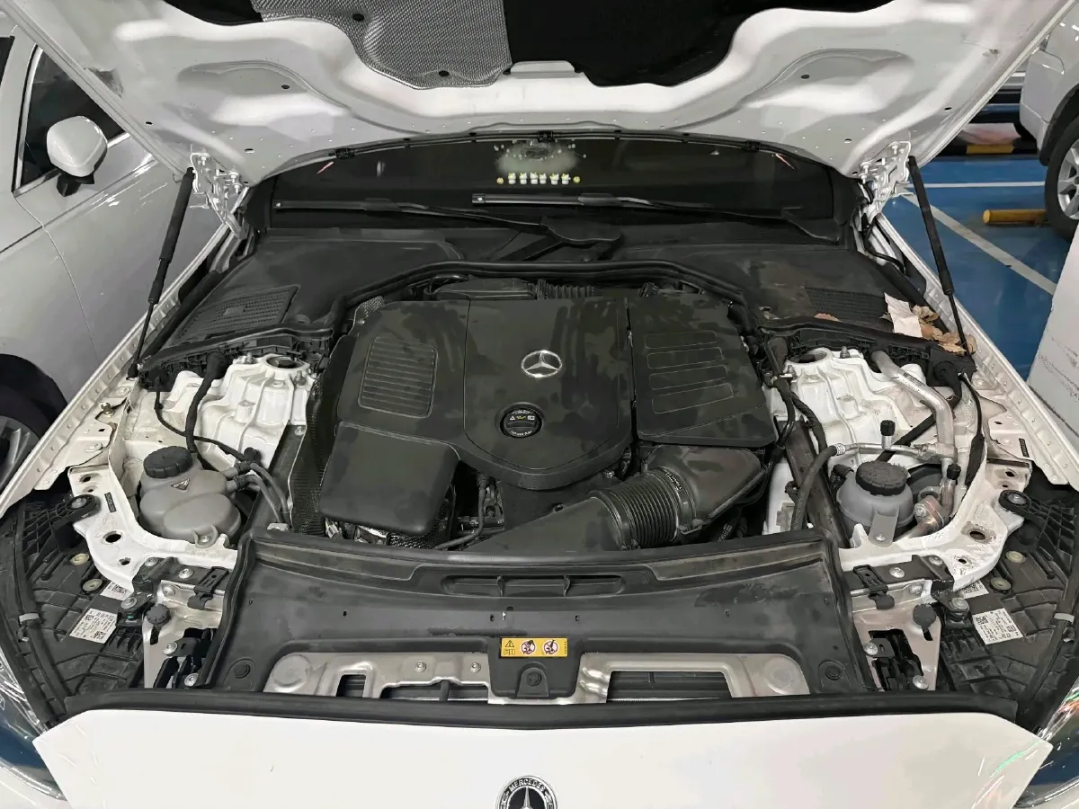 2025 Mercedes-Benz C Class 1.5T 204HP L4 9AT,autocango,china used car exporter,china ev exporter,chinese used car exporter,chinese used ev exporter