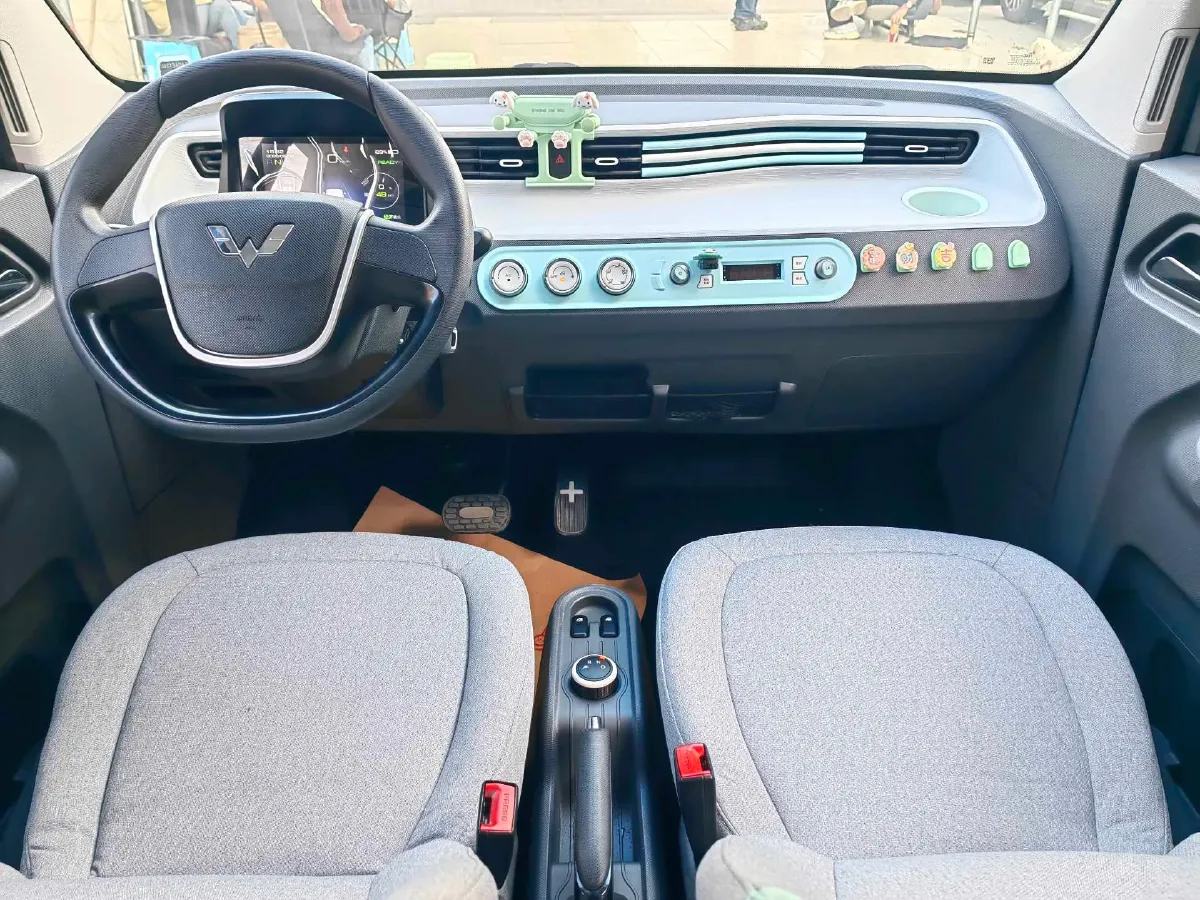 2021 WuLing HongGuang MINI EV BEV 13.9KWH,autocango,china used car exporter,china ev exporter,chinese used car exporter,chinese used ev exporter