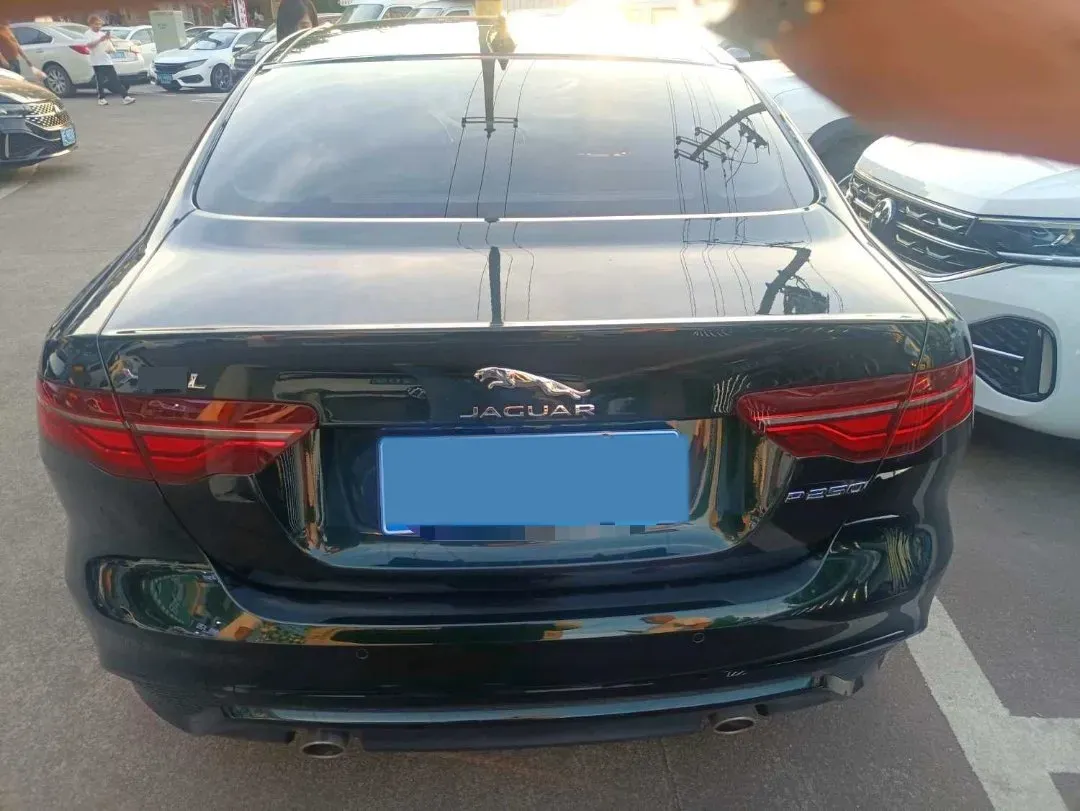 2022 Jaguar XEL 2.0T 250HP L4 8AT,autocango,china used car exporter,china ev exporter,chinese used car exporter,chinese used ev exporter