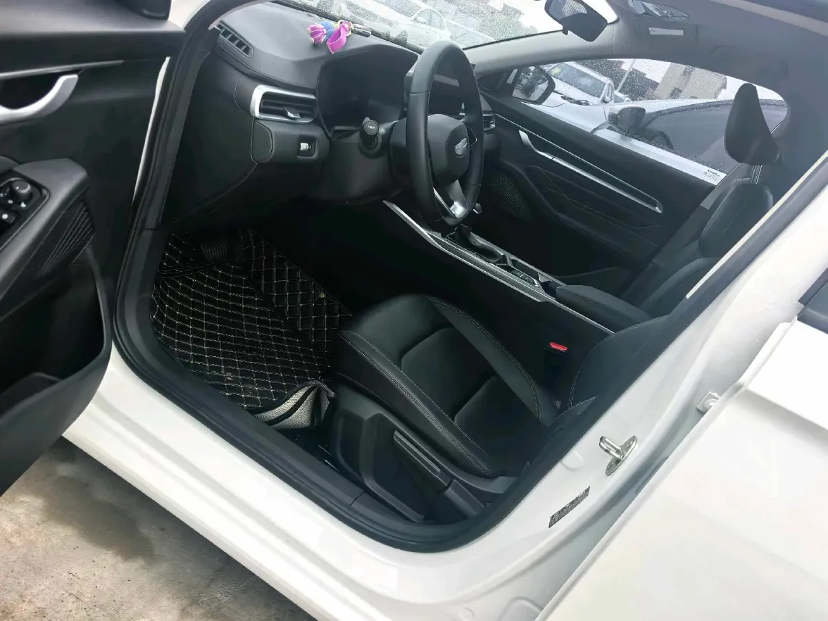 2025 Geely Emgrand 1.5L 127HP L4 CVT,autocango,china used car exporter,china ev exporter,chinese used car exporter,chinese used ev exporter