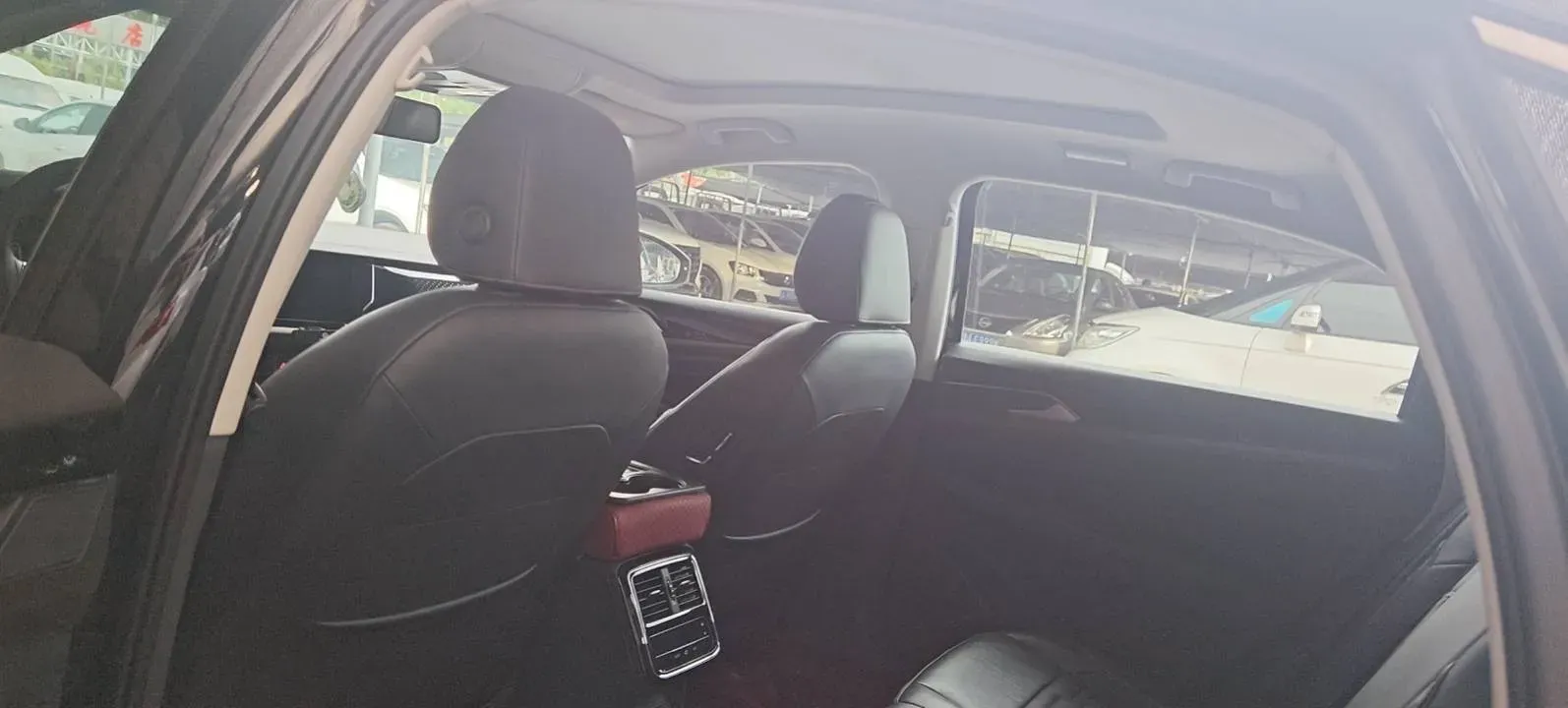 2021 Volkswagen Passat 2.0T 186HP L4 7DCT,autocango,china used car exporter,china ev exporter,chinese used car exporter,chinese used ev exporter