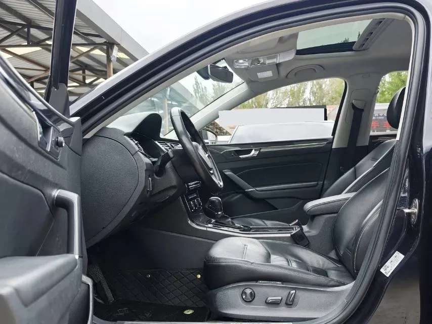 2017 Volkswagen Passat 1.8T 180HP L4 7DCT,autocango,china used car exporter,china ev exporter,chinese used car exporter,chinese used ev exporter