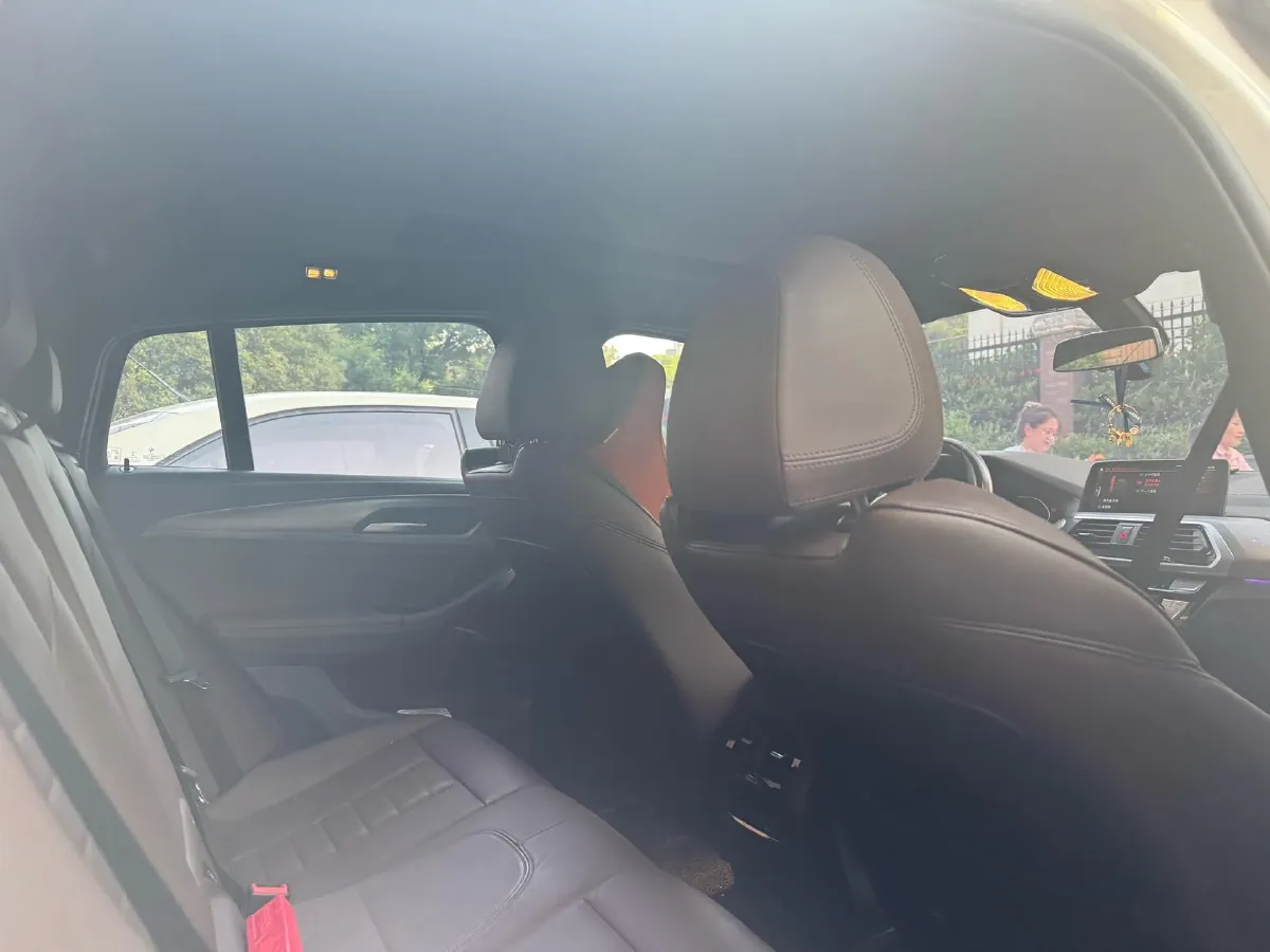 2020 BMW X4 2.0T 184HP L4 8AT,autocango,china used car exporter,china ev exporter,chinese used car exporter,chinese used ev exporter