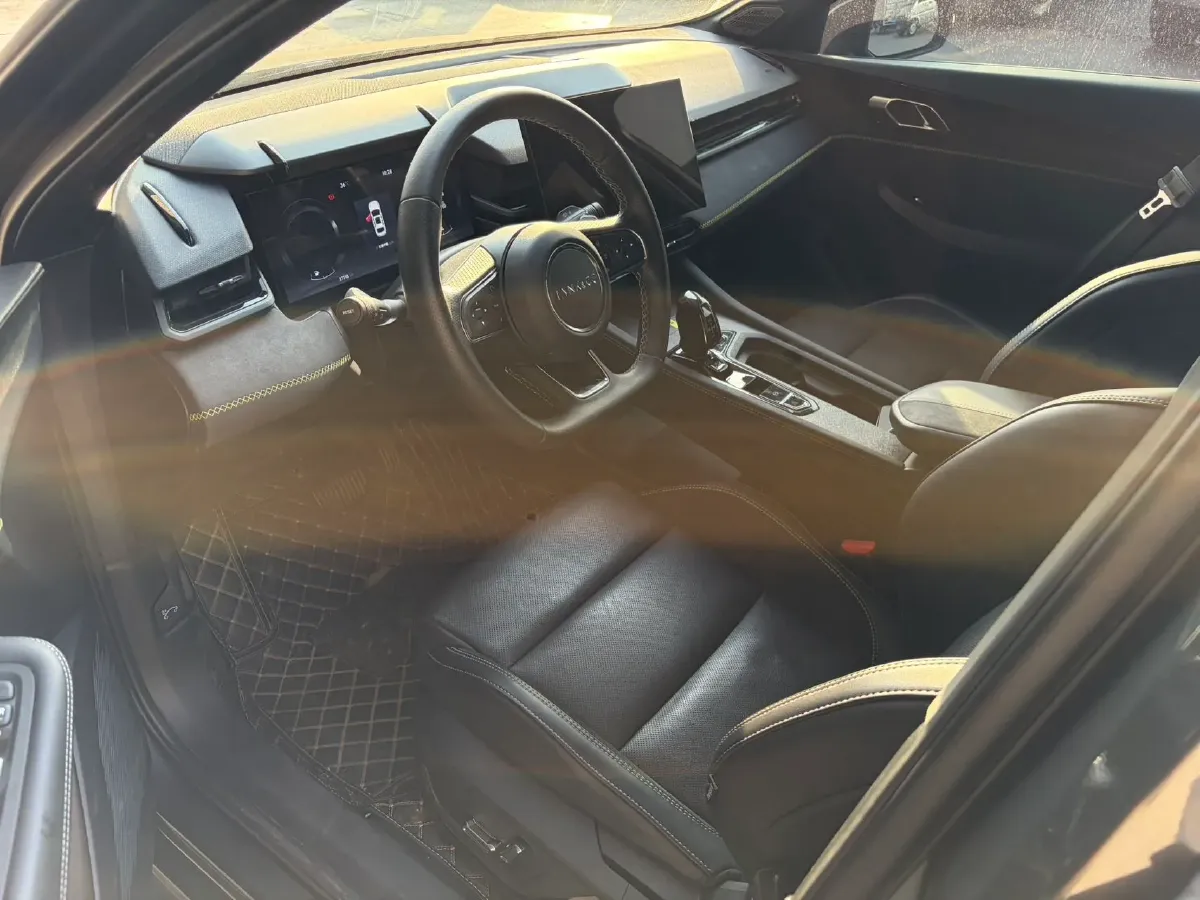 2023 MAXUS G50 1.5T 181HP L4 7DCT,autocango,china used car exporter,china ev exporter,chinese used car exporter,chinese used ev exporter