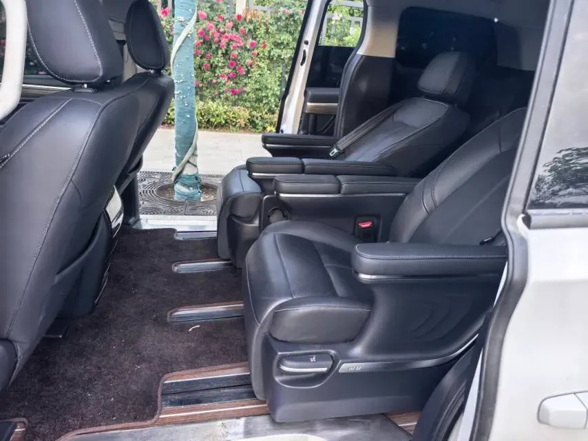 2021 GAC Trumpchi M8 2.0T 252HP L4 8AT,autocango,china used car exporter,china ev exporter,chinese used car exporter,chinese used ev exporter