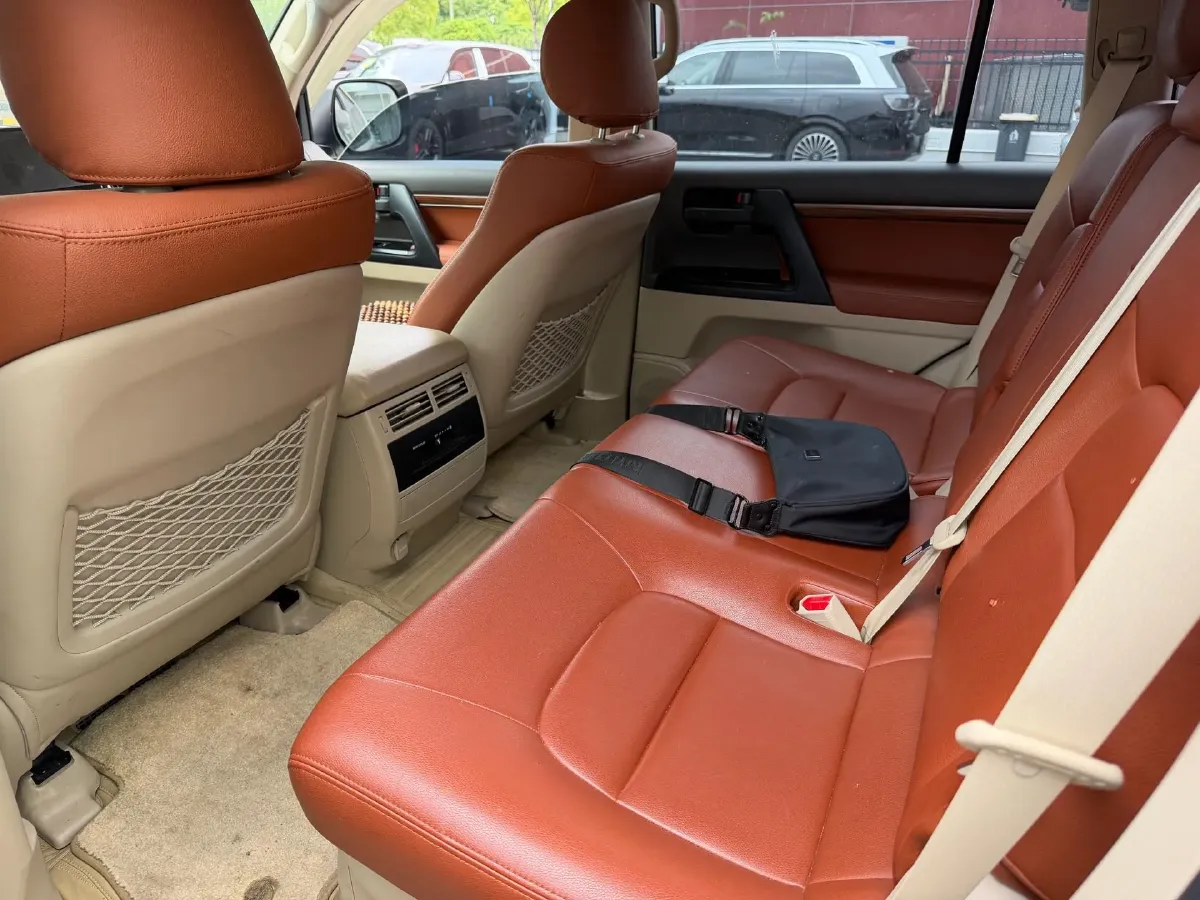 2018 Land Rover Range Rover Evoque 2.0T 241HP L4 9AT,autocango,china used car exporter,china ev exporter,chinese used car exporter,chinese used ev exporter