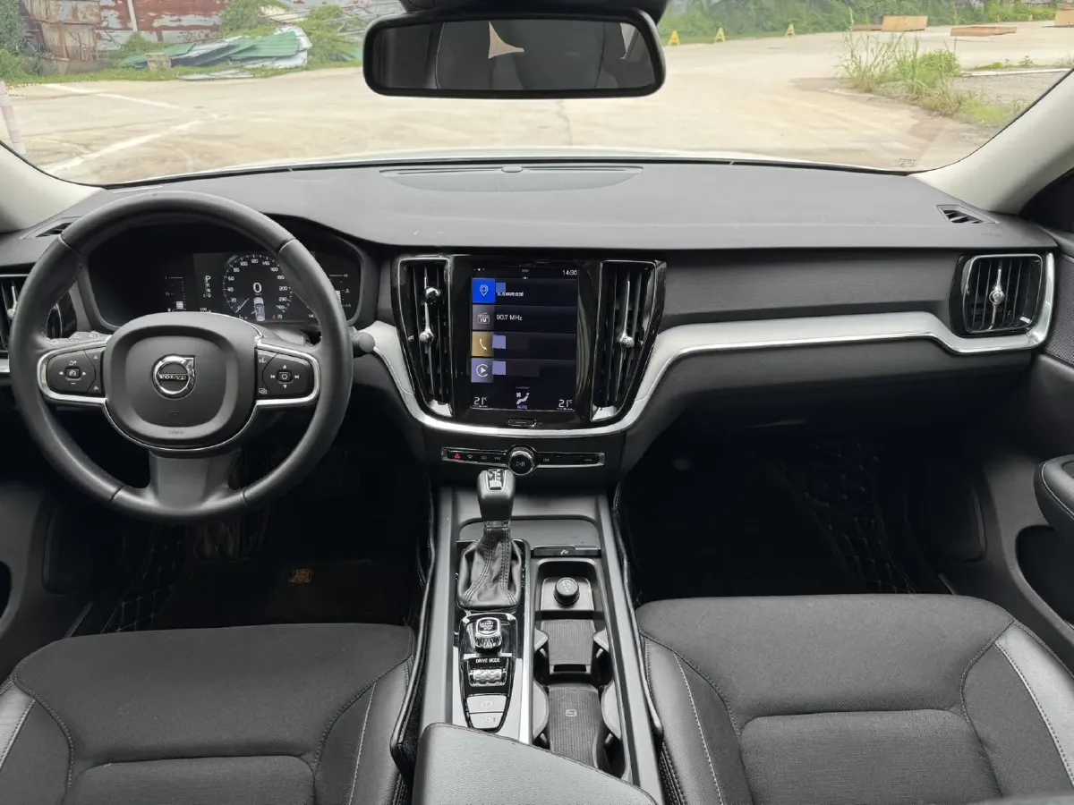 2021 Volvo S60 2.0T 163HP L4 8AT,autocango,china used car exporter,china ev exporter,chinese used car exporter,chinese used ev exporter