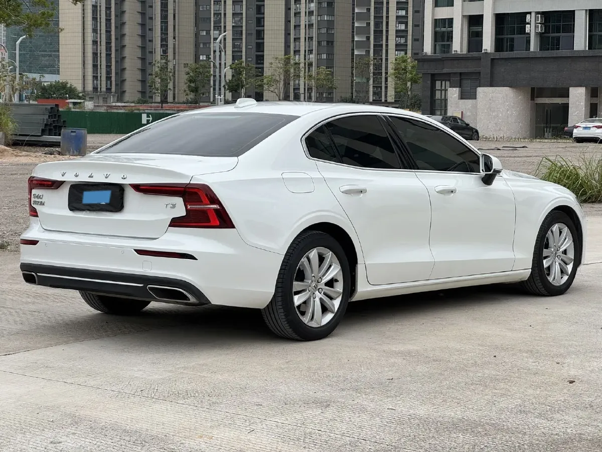 2021 Volvo S60 2.0T 163HP L4 8AT,autocango,china used car exporter,china ev exporter,chinese used car exporter,chinese used ev exporter