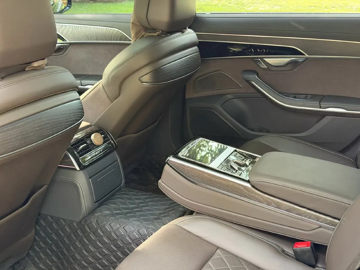 2024 Audi A8 3.0T 286HP V6 8AT,autocango,china used car exporter,china ev exporter,chinese used car exporter,chinese used ev exporter