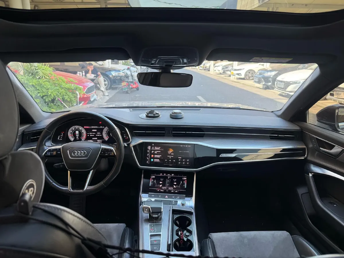 2021 Audi A6L 2.0T 190HP L4 7DCT,autocango,china used car exporter,china ev exporter,chinese used car exporter,chinese used ev exporter