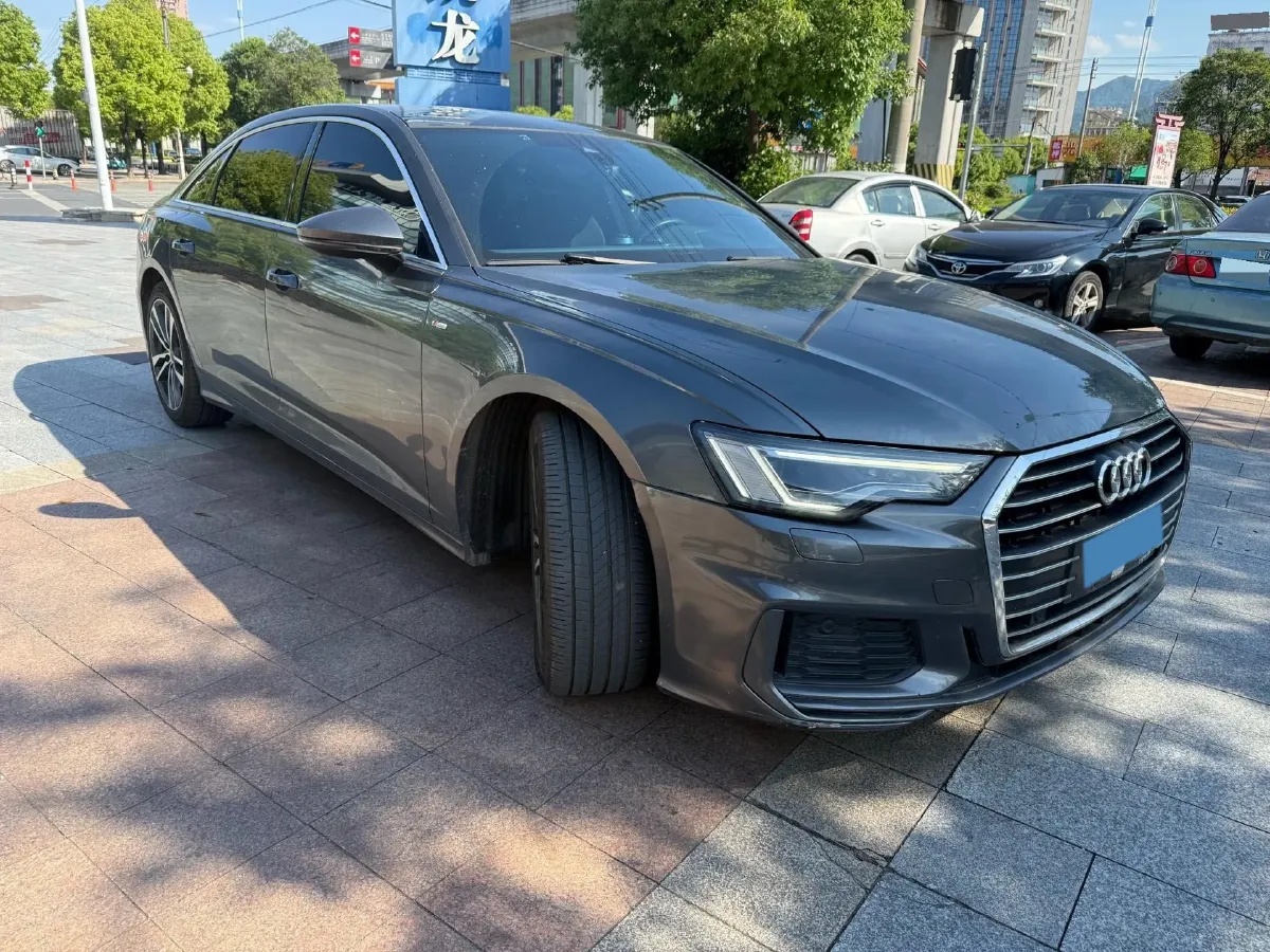 2021 Audi A6L 2.0T 190HP L4 7DCT,autocango,china used car exporter,china ev exporter,chinese used car exporter,chinese used ev exporter