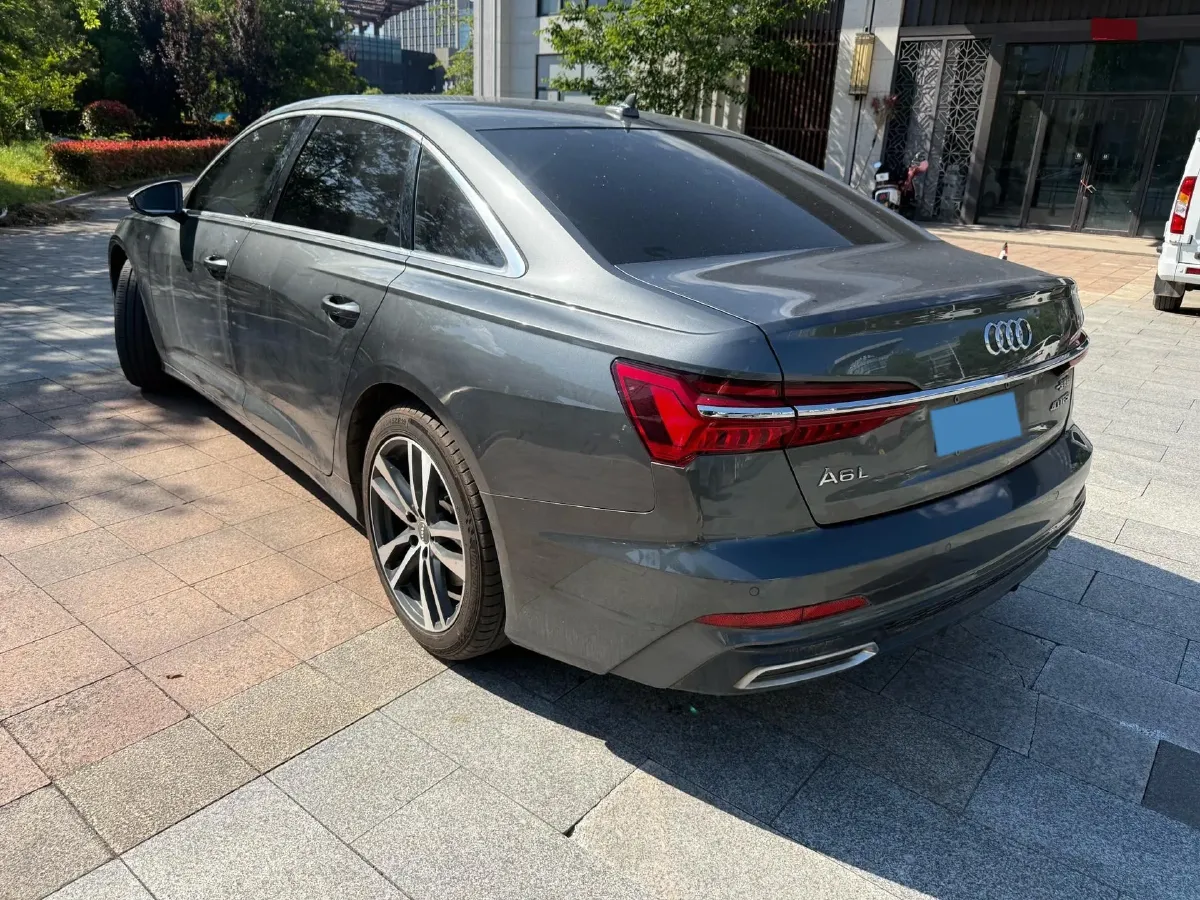 2021 Audi A6L 2.0T 190HP L4 7DCT,autocango,china used car exporter,china ev exporter,chinese used car exporter,chinese used ev exporter