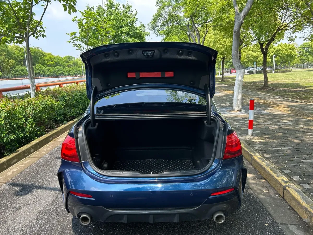 2021 BMW 1 Series 1.5T 140HP L3 7DCT,autocango,china used car exporter,china ev exporter,chinese used car exporter,chinese used ev exporter
