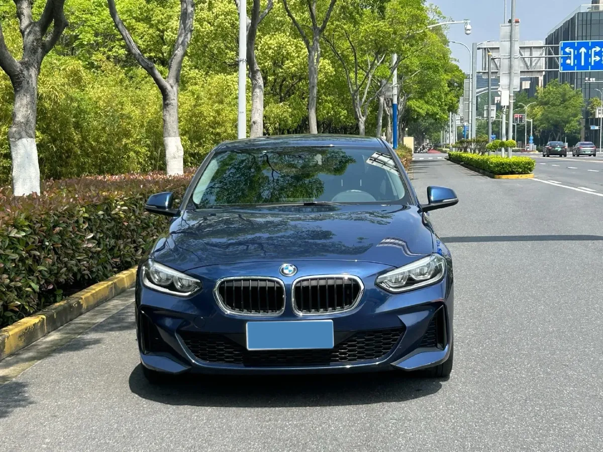 2021 BMW 1 Series 1.5T 140HP L3 7DCT,autocango,china used car exporter,china ev exporter,chinese used car exporter,chinese used ev exporter