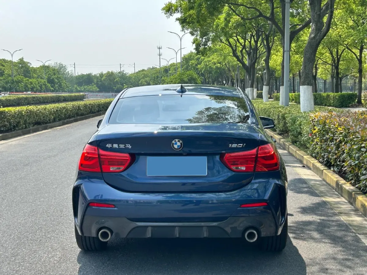 2021 BMW 1 Series 1.5T 140HP L3 7DCT,autocango,china used car exporter,china ev exporter,chinese used car exporter,chinese used ev exporter