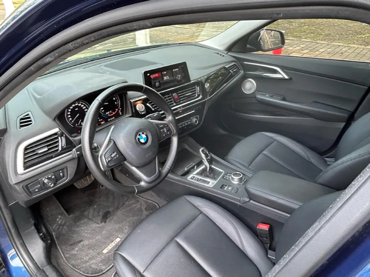2021 BMW 1 Series 1.5T 140HP L3 7DCT,autocango,china used car exporter,china ev exporter,chinese used car exporter,chinese used ev exporter