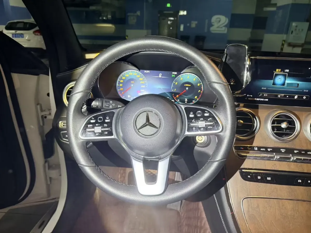 2022 Mercedes-Benz GLC Class 2.0T 258HP L4 9AT,autocango,china used car exporter,china ev exporter,chinese used car exporter,chinese used ev exporter