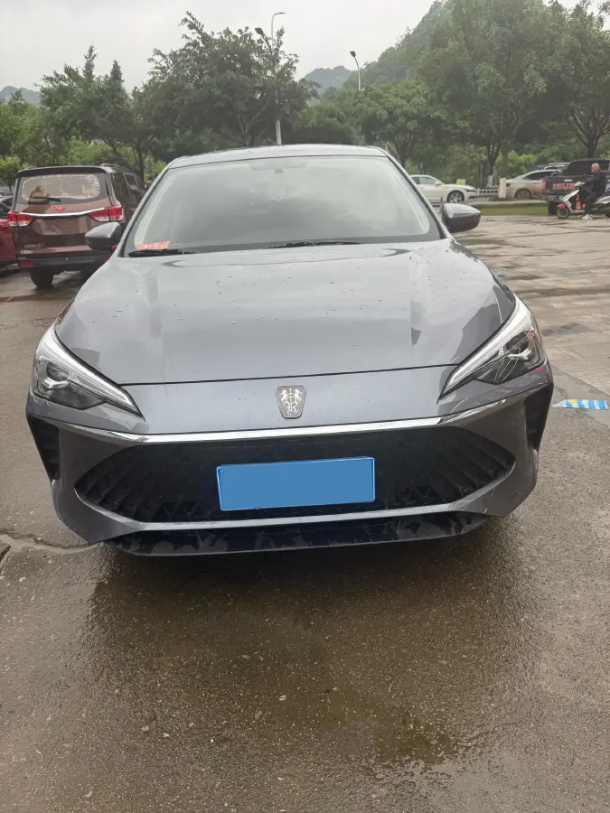 2023 Roewe i5 1.5L 129HP L4 5MT,autocango,china used car exporter,china ev exporter,chinese used car exporter,chinese used ev exporter