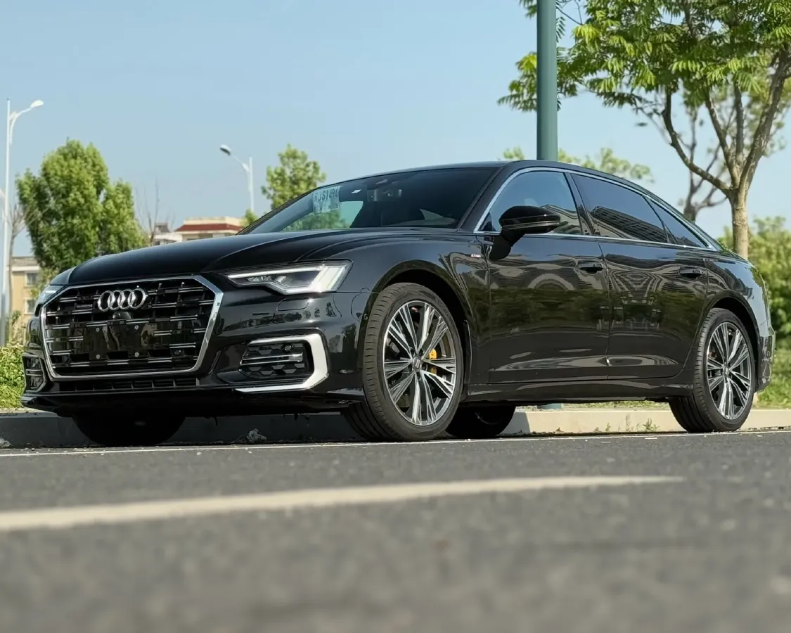 2021 Audi A6L 2.0T 224HP L4 7DCT,autocango,china used car exporter,china ev exporter,chinese used car exporter,chinese used ev exporter