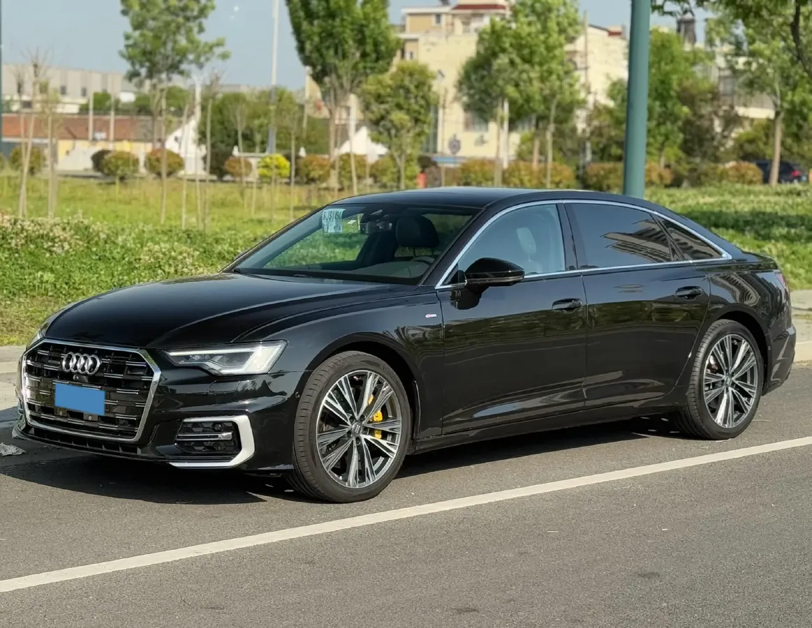 2021 Audi A6L 2.0T 224HP L4 7DCT,autocango,china used car exporter,china ev exporter,chinese used car exporter,chinese used ev exporter