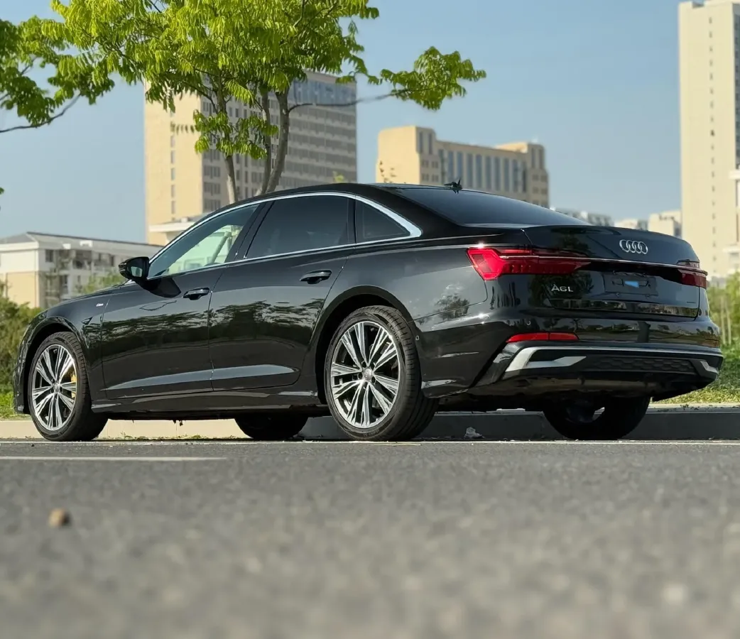2021 Audi A6L 2.0T 224HP L4 7DCT,autocango,china used car exporter,china ev exporter,chinese used car exporter,chinese used ev exporter