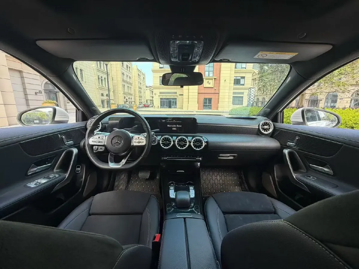 2021 Mercedes-Benz A Class 1.3T 163HP L4 7DCT,autocango,china used car exporter,china ev exporter,chinese used car exporter,chinese used ev exporter