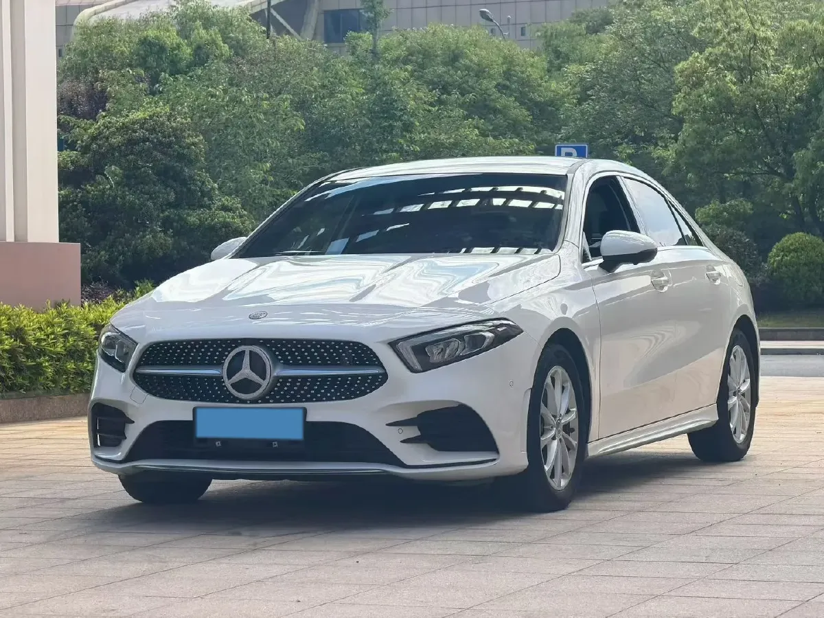 2021 Mercedes-Benz A Class 1.3T 163HP L4 7DCT,autocango,china used car exporter,china ev exporter,chinese used car exporter,chinese used ev exporter