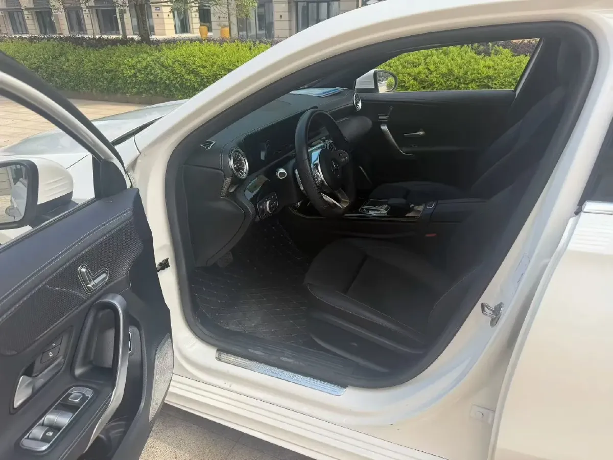 2021 Mercedes-Benz A Class 1.3T 163HP L4 7DCT,autocango,china used car exporter,china ev exporter,chinese used car exporter,chinese used ev exporter