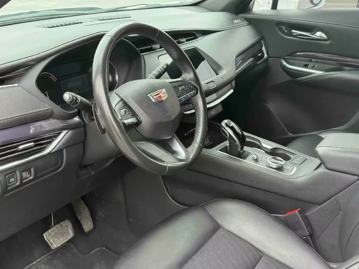 2020 Cadillac XT4 2.0T 241HP L4 9AT,autocango,china used car exporter,china ev exporter,chinese used car exporter,chinese used ev exporter