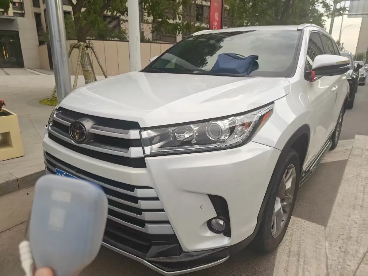 2021 Toyota Highlander 2.0T 220HP L4 6AT,autocango,china used car exporter,china ev exporter,chinese used car exporter,chinese used ev exporter