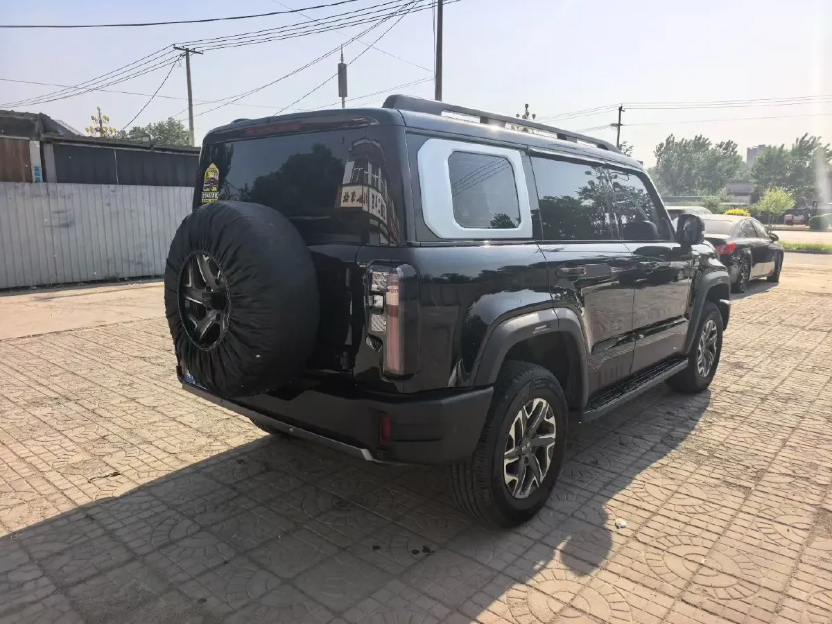 2024 Beijing BJ40 2.0T 245HP L4 8AT,autocango,china used car exporter,china ev exporter,chinese used car exporter,chinese used ev exporter