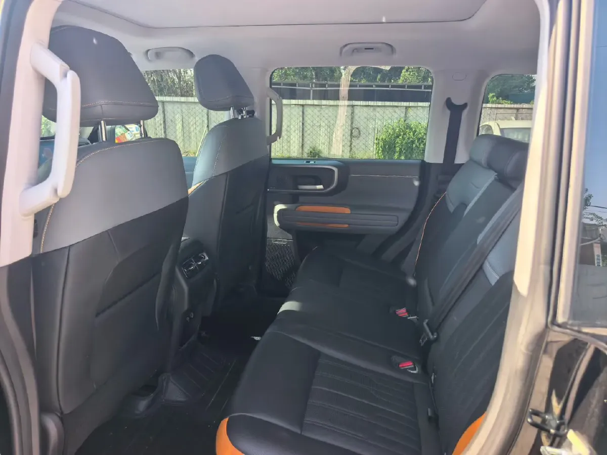2024 Beijing BJ40 2.0T 245HP L4 8AT,autocango,china used car exporter,china ev exporter,chinese used car exporter,chinese used ev exporter