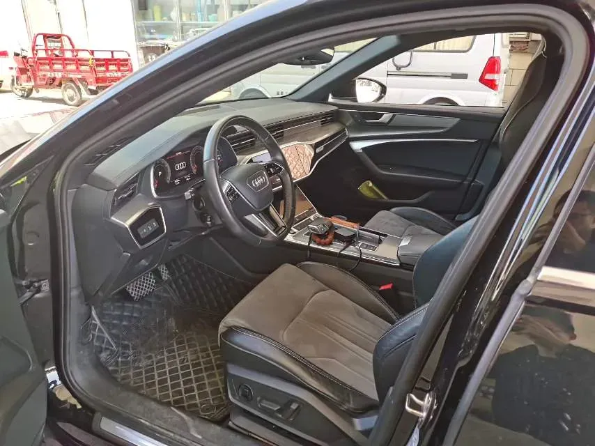 2021 Audi A6L 2.0T 190HP L4 7DCT,autocango,china used car exporter,china ev exporter,chinese used car exporter,chinese used ev exporter