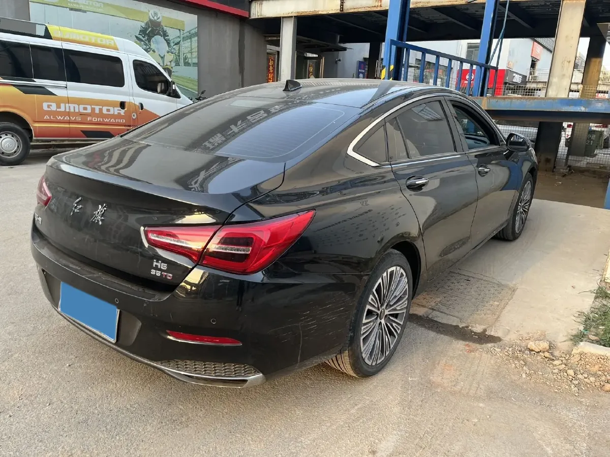2022 HongQi H5 1.5T 169HP L4 7DCT,autocango,china used car exporter,china ev exporter,chinese used car exporter,chinese used ev exporter