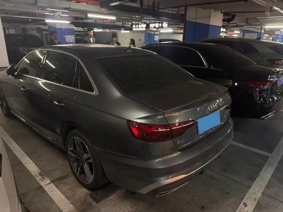 2022 Audi A4L 2.0T 190HP L4 7DCT,autocango,china used car exporter,china ev exporter,chinese used car exporter,chinese used ev exporter